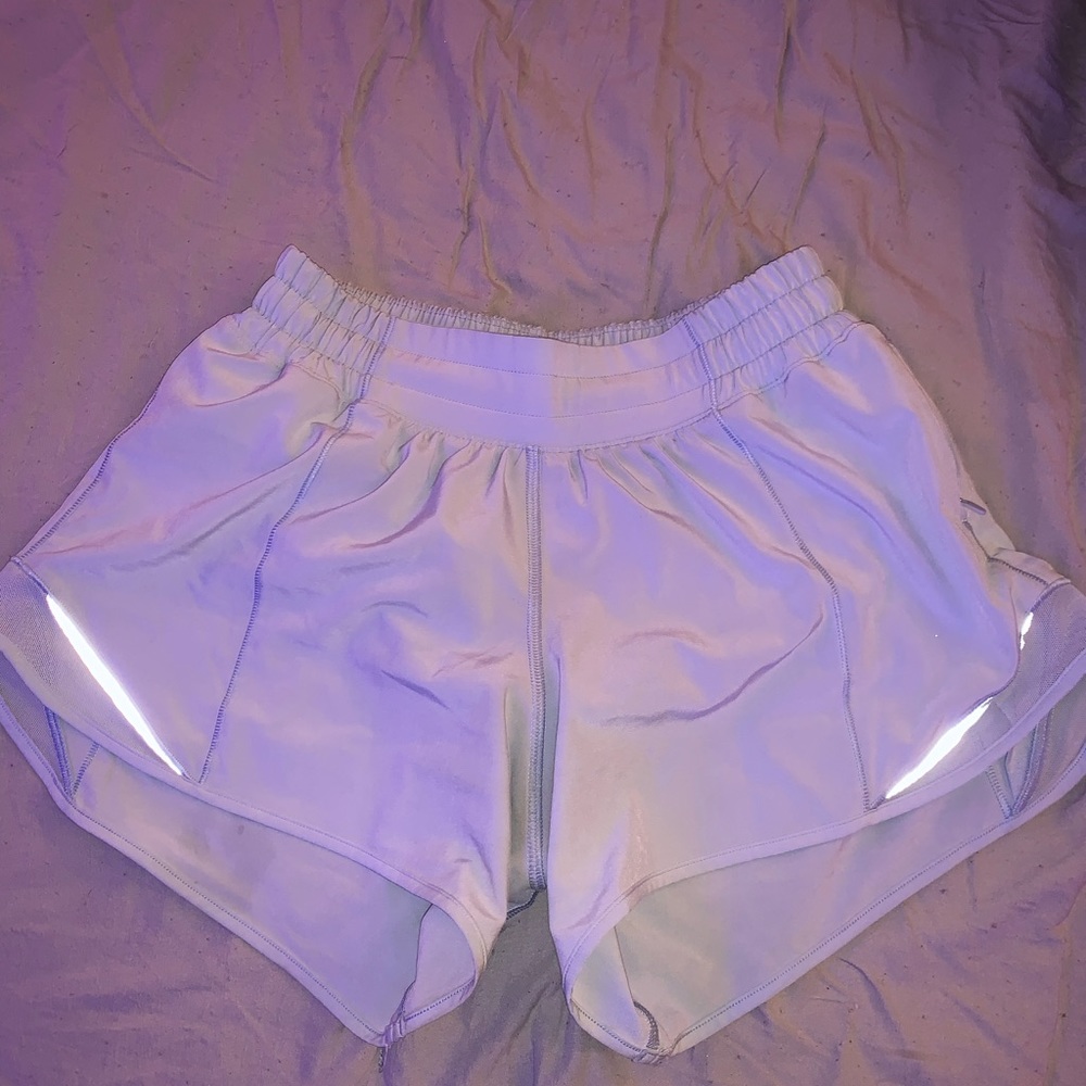 Lululemon Hotty Hot Shorts Size 4 Daydream